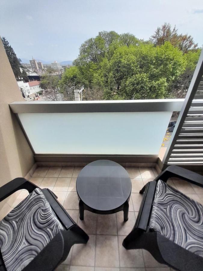Departamento Centrico Plaza Alvarado Con Cochera Salta